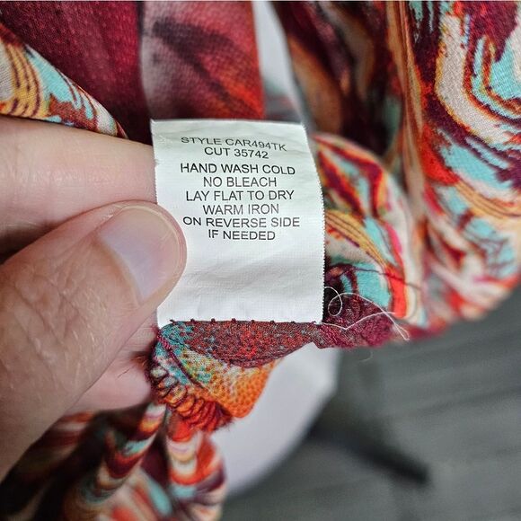 Figueroa & Flower Tiered Abstract Button Front Blouse Size Small - Picture 9 of 10